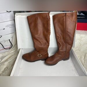 Brown  tall zip up boots  10W